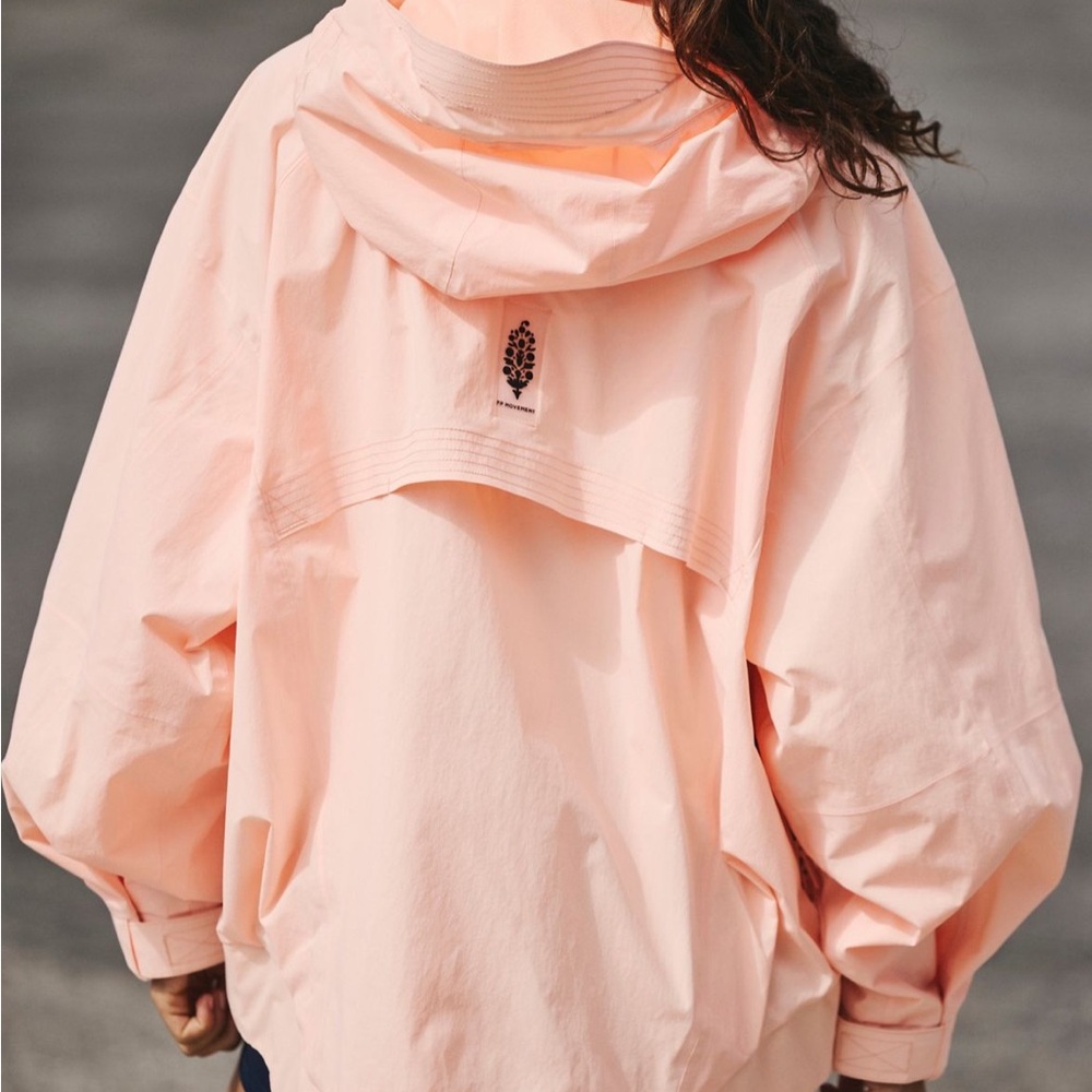 singing in the rain free people rain jacket (pastel peach) XS